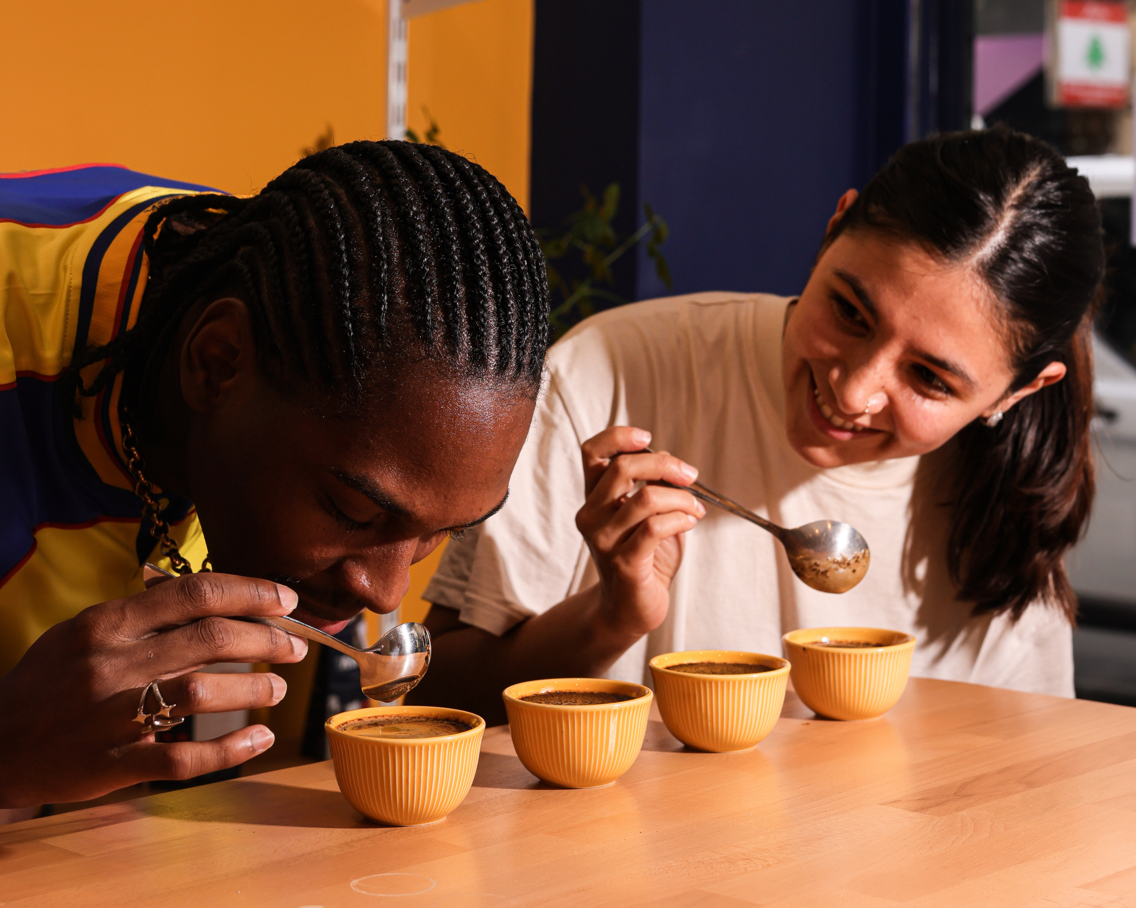 L’Expérience Cupping : Plongez au Cœur du Café de Spécialité Colombien